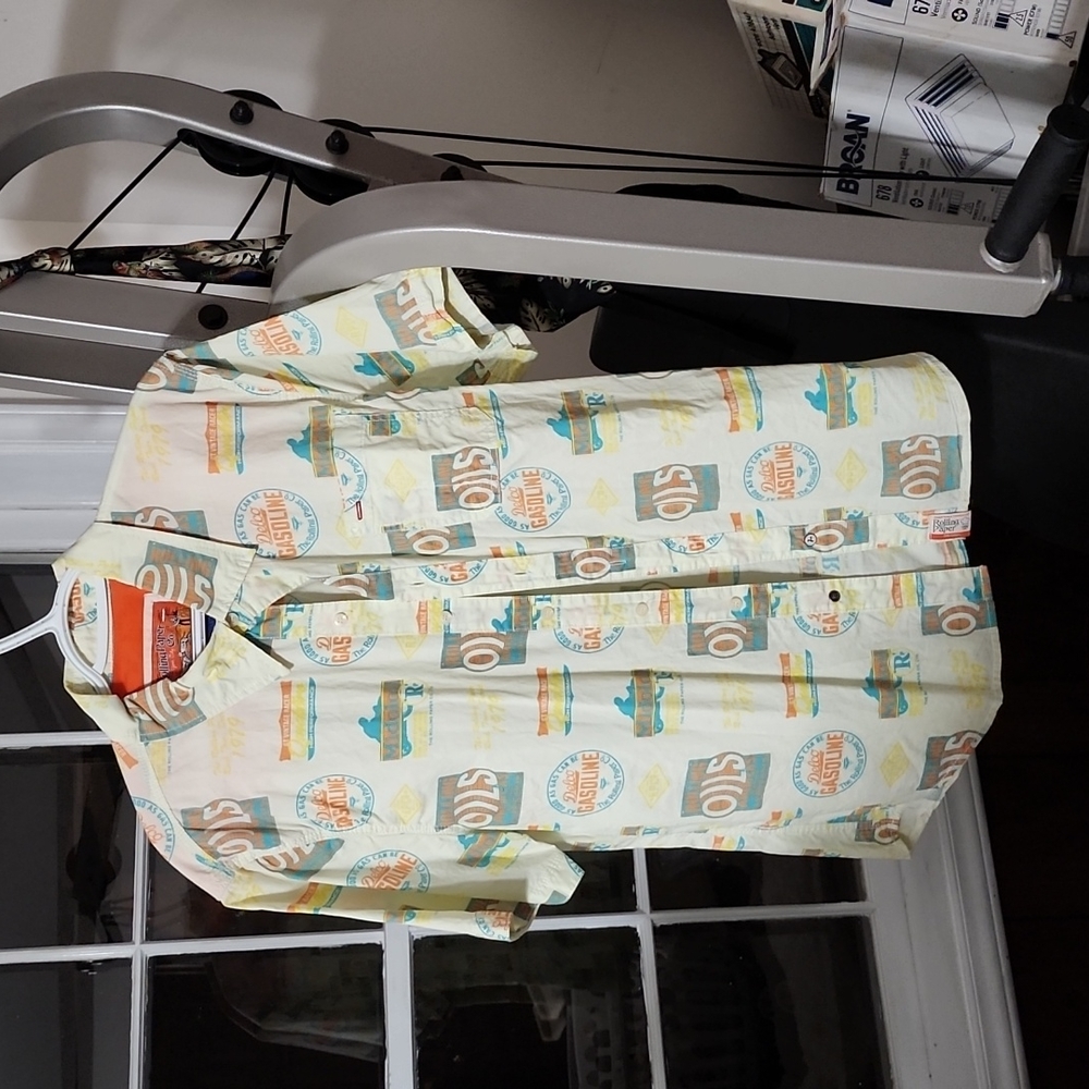 Rolling Paper Co. Large  Dress Shirt New tag has fallen off over Time